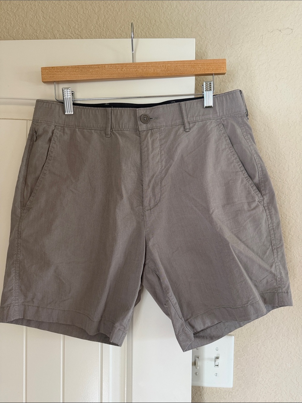 Abercrombie Brown All Day Short Stretch Classic Fit